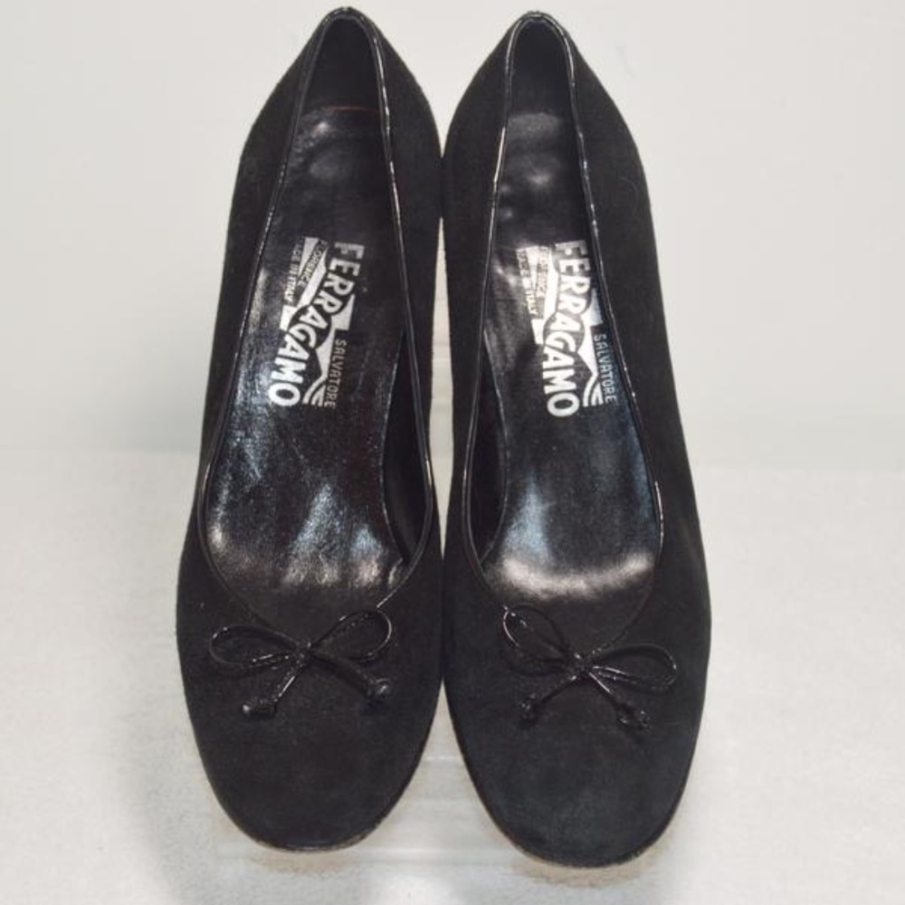 Vintage Salvatore Ferragamo Black Shoestring Bow Pumps  Made in Italy 🇮🇹